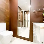 Modern 3 Bedroom Near Belem Lisbon Upto 5 Guests *