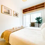 Apartment Modern 3 Bedroom Near Belem Lisbon Upto 5 Guests Cruz Quebrada