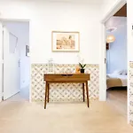 Modern 3 Bedroom Near Belem Lisbon Upto 5 Guests Apartment