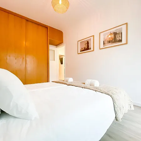Apartment Modern 3 Bedroom Near Belem Lisbon Upto 5 Guests Cruz Quebrada