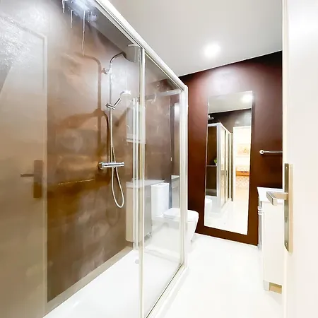 Modern 3 Bedroom Near Belem Lisbon Upto 5 Guests Apartment *
