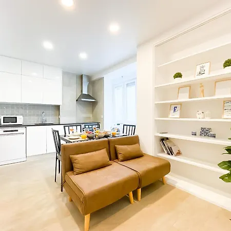Modern 3 Bedroom Near Belém Lisbon Upto 5 Guests *