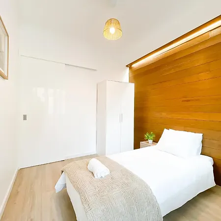 Modern 3 Bedroom Near Belém Lisbon Upto 5 Guests