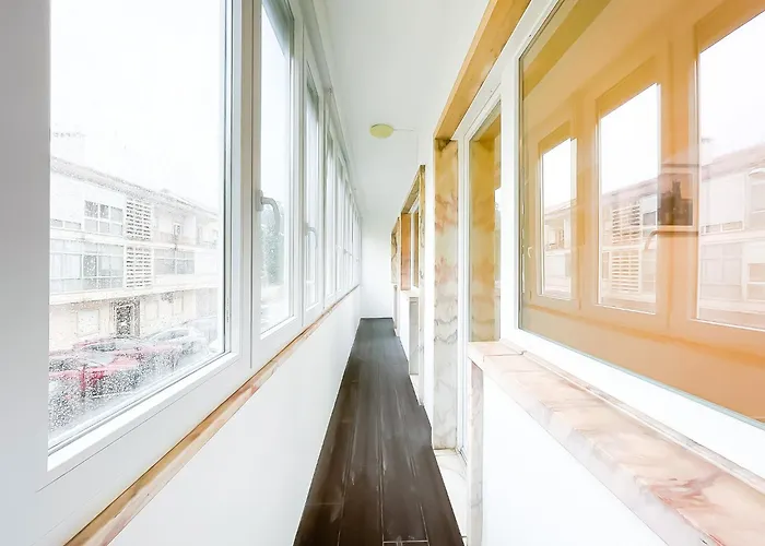 Apartment Modern 3 Bedroom Near Belem Lisbon Upto 5 Guests