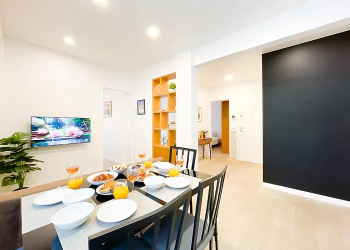 Apartment Modern 3 Bedroom Near Belem Lisbon Upto 5 Guests