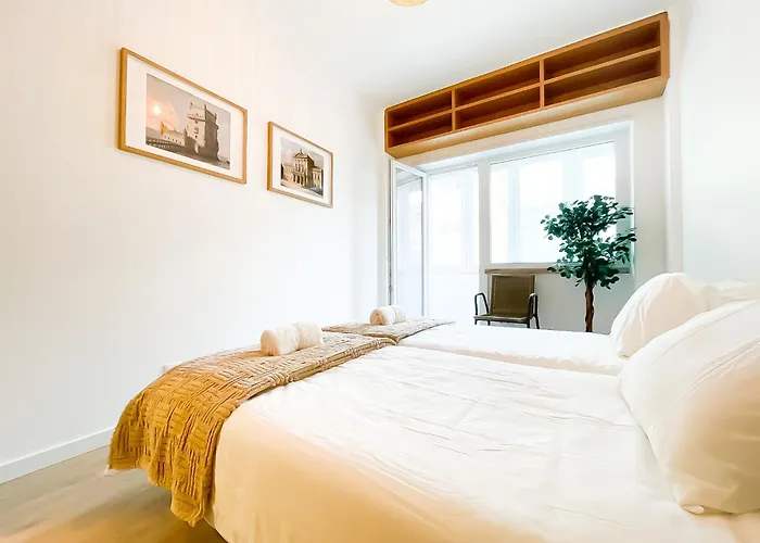 Apartment Modern 3 Bedroom Near Belem Lisbon Upto 5 Guests Cruz Quebrada